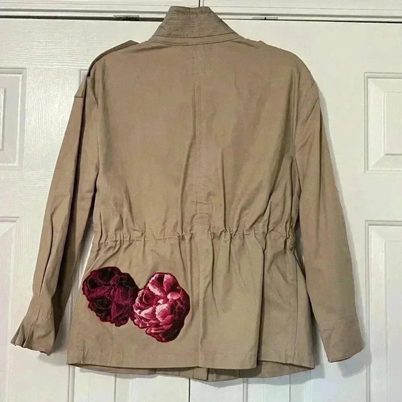 NWT Banana Republic Tan Floral Embroidered Patch Safari Utility Jacket Size M - Picture 4 of 7